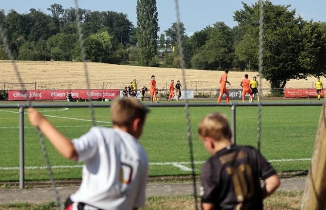 Spiel und Spaß auf und neben dem Spielfeld.<span class='image-autor'>Robin Rudel</span>