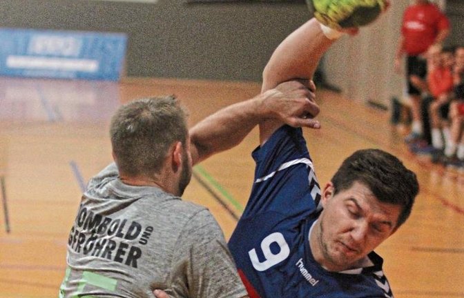 Mit Eugen Kulakovskij (rechts), der im Pokalspiel bei vier Siebenmetern ohne Fehlwurf blieb, startet der HC Metter-Enz morgen in Schwieberdingen in die Saison. Foto: Nachreiner