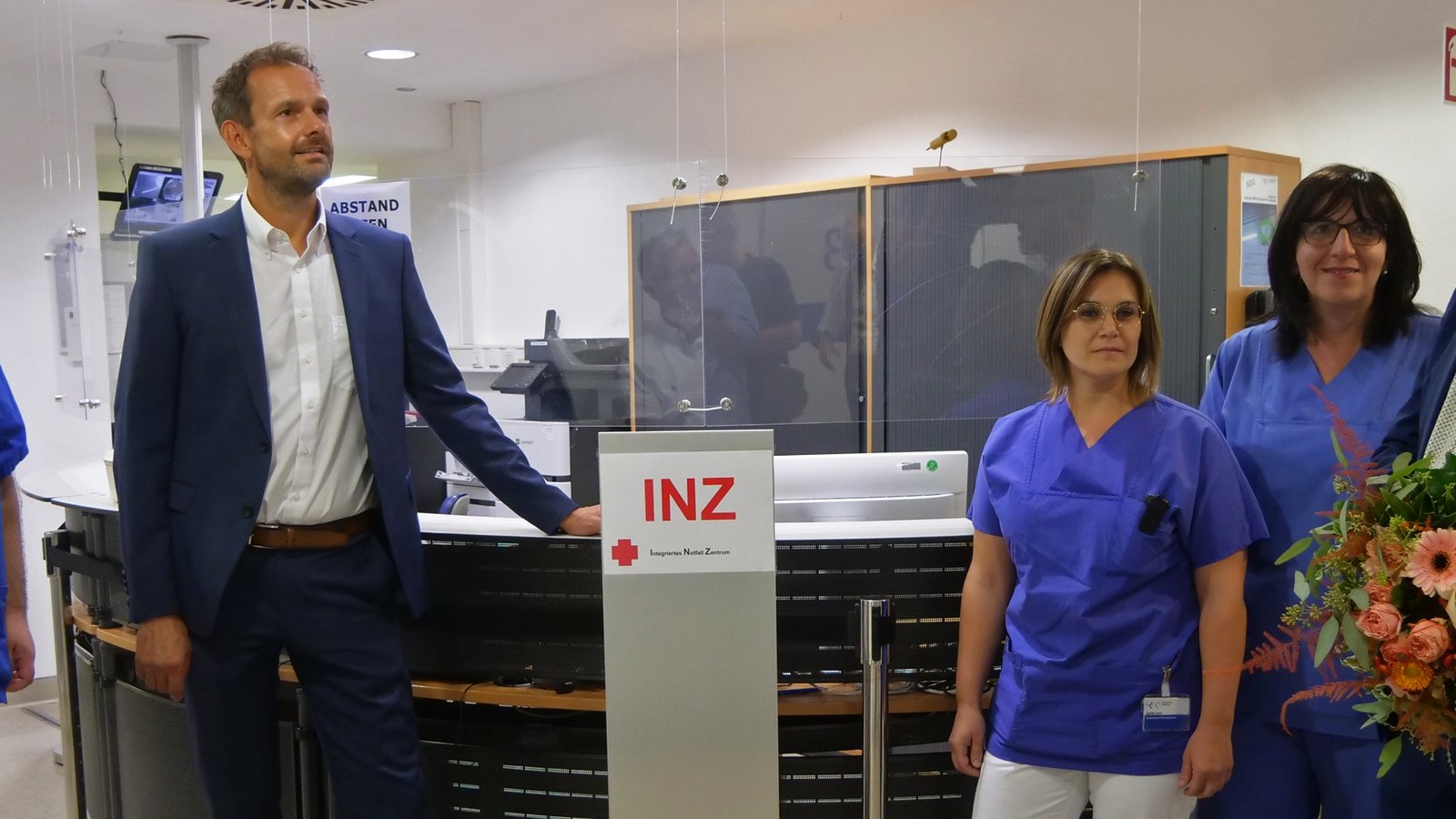 Das „Integrierte Notfallzentrum“ wird vieles vereinfachen und dem Patienten dienen. Holger Kugel, Landrat Bastian Rosenau, Sibylle Gahn, Marliese Wagner und Fabian Bunzel (von links) stellen das Projekt vor. Foto: Friedrich Das „Integrierte Notfallzentrum“ wird vieles vereinfachen und dem Patienten dienen. Holger Kugel, Landrat Bastian Rosenau, Sibylle Gahn, Marliese Wagner und Fabian Bunzel (von links) stellen das Projekt vor. Foto: Friedrich