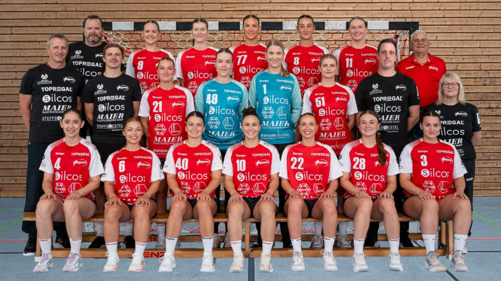 Das Team des TSV Wolfschlugen 2026/2027, hinten von links: Sportlicher Leiter Oliver Rieker, Meike Wurster, Nina Dierolf, Franziska Kaupp, Jasmin Dirmeier, Leni Blessing, Abteilungsleiter Wolfgang Stoll. Mitte von links: Mitte von links: Torwarttrainer Michael Blessing, Physiotherapeut Max Koschmieder, Jana Lorenz, Kim Grebe,Monik Thiemann, Luisa Allgaier, Trainer Mike Laibbsle, Co-Trainerin Silke Zindorf. Vorne von links: Laura Aurenz, Carla Kösling, Jade Oral, Antonia Amann, Hanna Hoyczik, Mara Kühnel, Lani Fellberg. Es Fehlen: Maike Wohnus, Meike Schmied, Tamara Andreas.Oliver Schmidt Das Team des TSV Wolfschlugen 2026/2027, hinten von links: Sportlicher Leiter Oliver Rieker, Meike Wurster, Nina Dierolf, Franziska Kaupp, Jasmin Dirmeier, Leni Blessing, Abteilungsleiter Wolfgang Stoll. Mitte von links: Mitte von links: Torwarttrainer Michael Blessing, Physiotherapeut Max Koschmieder, Jana Lorenz, Kim Grebe,Monik Thiemann, Luisa Allgaier, Trainer Mike Laibbsle, Co-Trainerin Silke Zindorf. Vorne von links: Laura Aurenz, Carla Kösling, Jade Oral, Antonia Amann, Hanna Hoyczik, Mara Kühnel, Lani Fellberg. Es Fehlen: Maike Wohnus, Meike Schmied, Tamara Andreas.Oliver Schmidt