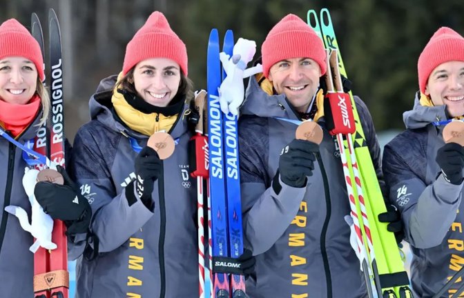 Glücklich über Bronze: Franziska Preuß, Vanessa Voigt, Philipp Nawrath und Justus Strelow. (von links)<span class='image-autor'>Foto: Hendrik Schmidt/dpa</span>