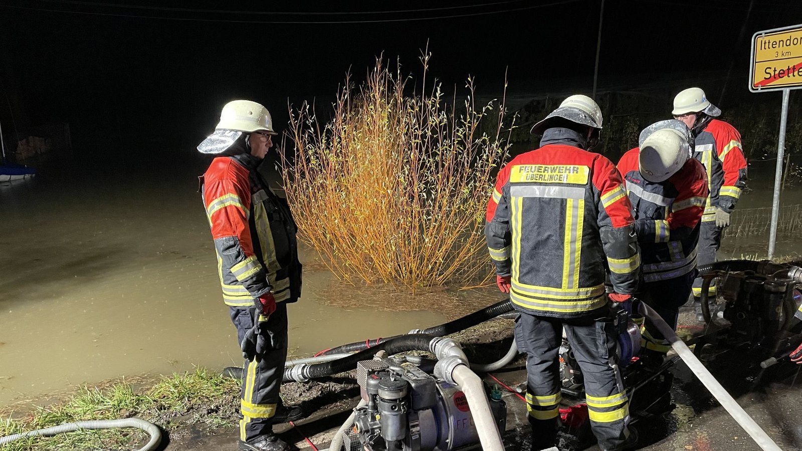 Etwa 55 Feuerwehrleute waren im Einsatz.Foto: Kreisfeuerwehrverband Bodenseekreis e. V.