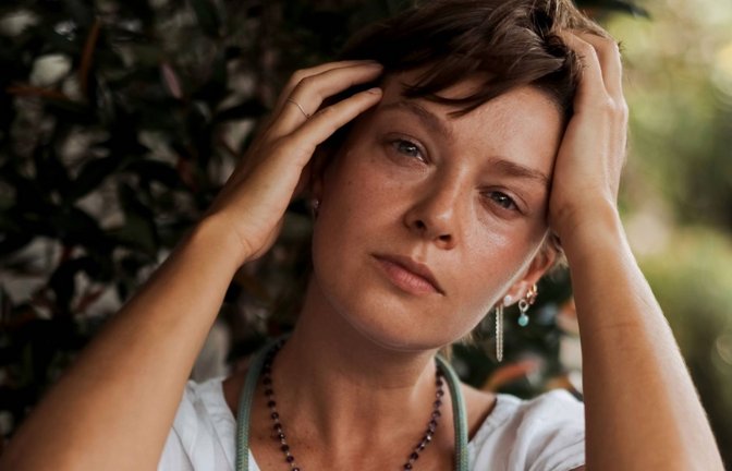 Depressiv Erkrankte weisen laut der Erhebung auch deutlich weniger Sozialkontakte als Menschen ohne Depression auf.<span class='image-autor'>Foto: Imago/Cavan Images</span>