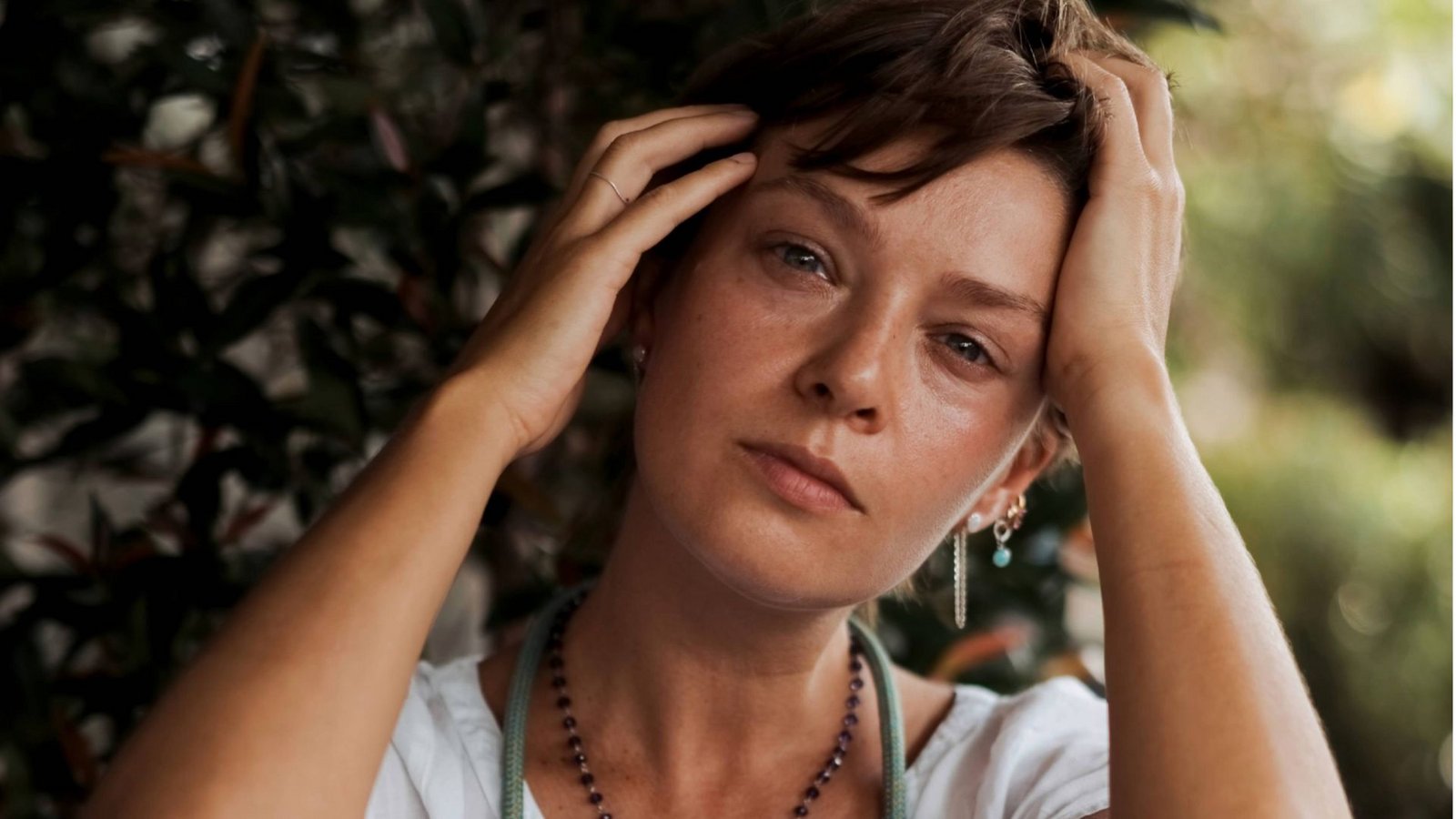 Depressiv Erkrankte weisen laut der Erhebung auch deutlich weniger Sozialkontakte als Menschen ohne Depression auf.Foto: Imago/Cavan Images