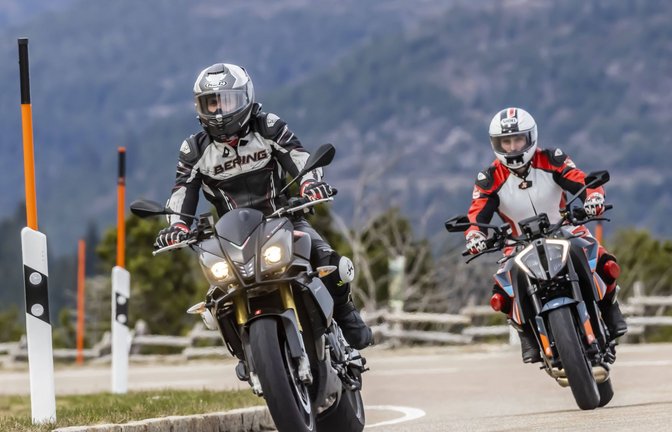 An schönen Tagen heulen die Motoren im Schwarzwald und auf der Alb. Die Initiative Motorradlärm bemüht sich seit fünf Jahren um  eine gütliche Lösung zwischen Anwohnern und Bikern.<span class='image-autor'>Foto: IMAGO/Arnulf Hettrich</span>