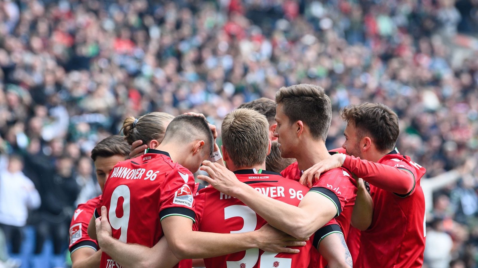 Hannover 96 besiegte den SC Paderborn mit 3:2.Foto: Swen Pförtner/dpa