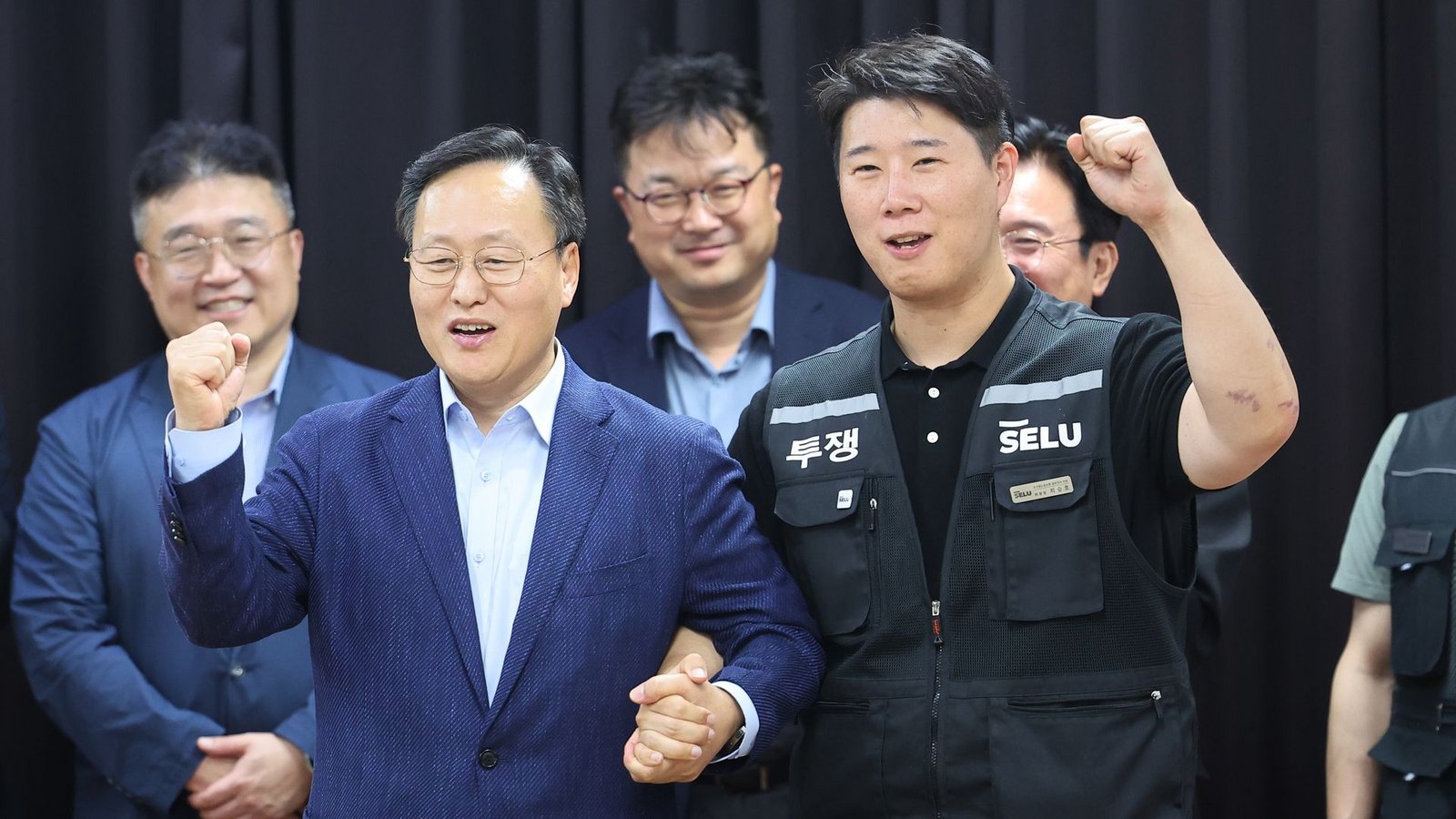 Samsung-Management und Gewerkschaft konnten einen angedrohten Generalstreik nur wenige Stunden vor Streikbeginn abwenden.Foto: -/Yonhap/dpa Samsung-Management und Gewerkschaft konnten einen angedrohten Generalstreik nur wenige Stunden vor Streikbeginn abwenden.Foto: -/Yonhap/dpa