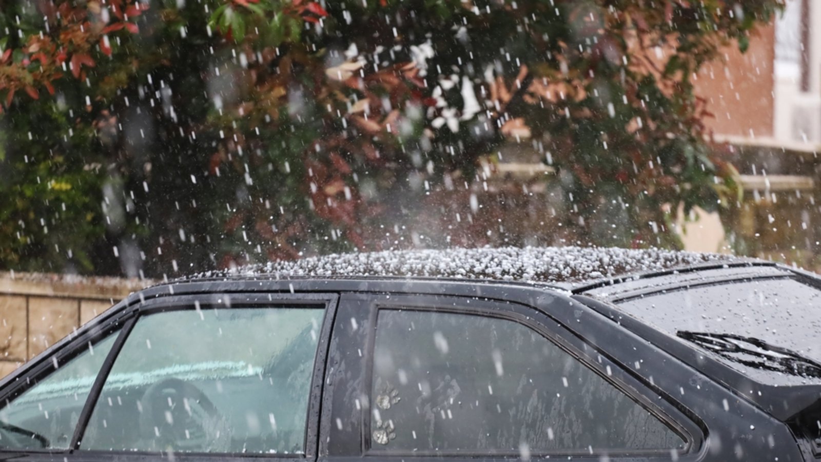 Der Deutsche Wetterdienst vor warnt vor starken Gewittern im Südwesten Deutschlands. Besonders in Baden-Württemberg gilt eine Unwetterwarnung mit Starkregen, Hagel & Sturmböen.Foto: Jure Divich / Shutterstock.com Der Deutsche Wetterdienst vor warnt vor starken Gewittern im Südwesten Deutschlands. Besonders in Baden-Württemberg gilt eine Unwetterwarnung mit Starkregen, Hagel & Sturmböen.Foto: Jure Divich / Shutterstock.com