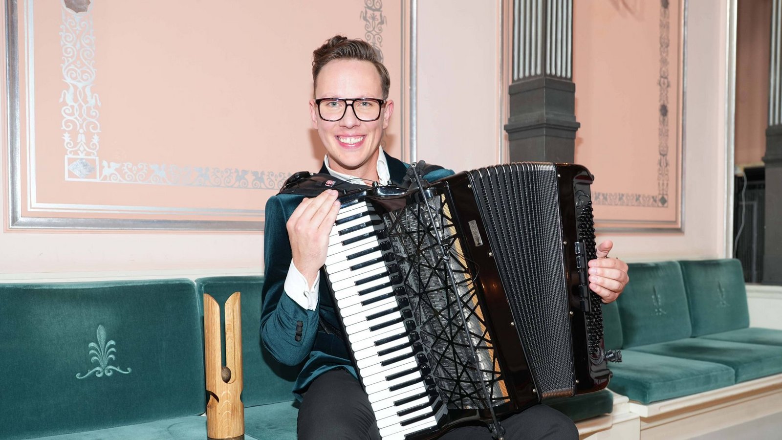 Der Akkoreonist Martynas LevickisFoto: imago/BREUEL-BILD