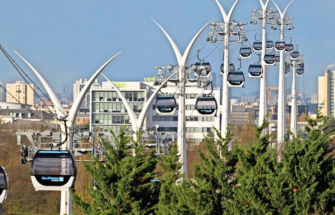 Die erste Seilbahnverbindung im Großraum Paris ist seit Ende letzten Jahres in Betrieb. Stuttgart debattiert ausführlich über das Für und Wider einer solchen Lösung.<span class='image-autor'>Foto: imago/Abacapress</span>