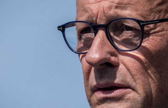 Schwere Zeiten voraus: Bundeskanzler Friedrich Merz (CDU) muss um seine Reformen und womöglich auch um die Koalition im Bund machen.<span class='image-autor'>Michael Kappeler/dpa</span>