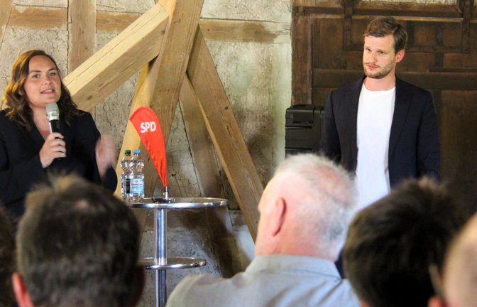 Wieder stolz sein können: Isabel Cademartori und Robin Mesarosch in Kleinglattbach. <span class='image-autor'>Foto: Kauer</span>