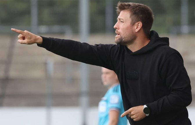 Die Richtung stimmt: Nico Schneck, Trainer der Bundesliga-Frauen des VfB Stuttgart.<span class='image-autor'>Baumann</span>