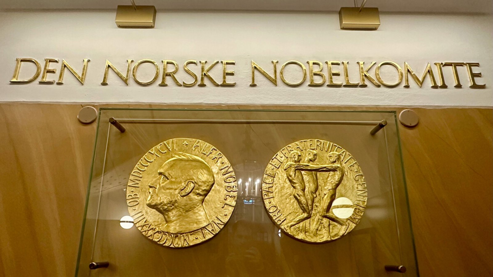 Der Preis mit dem Bildnis des Stifters Alfred Nobel.Foto: dpa/Steffen Trumpf