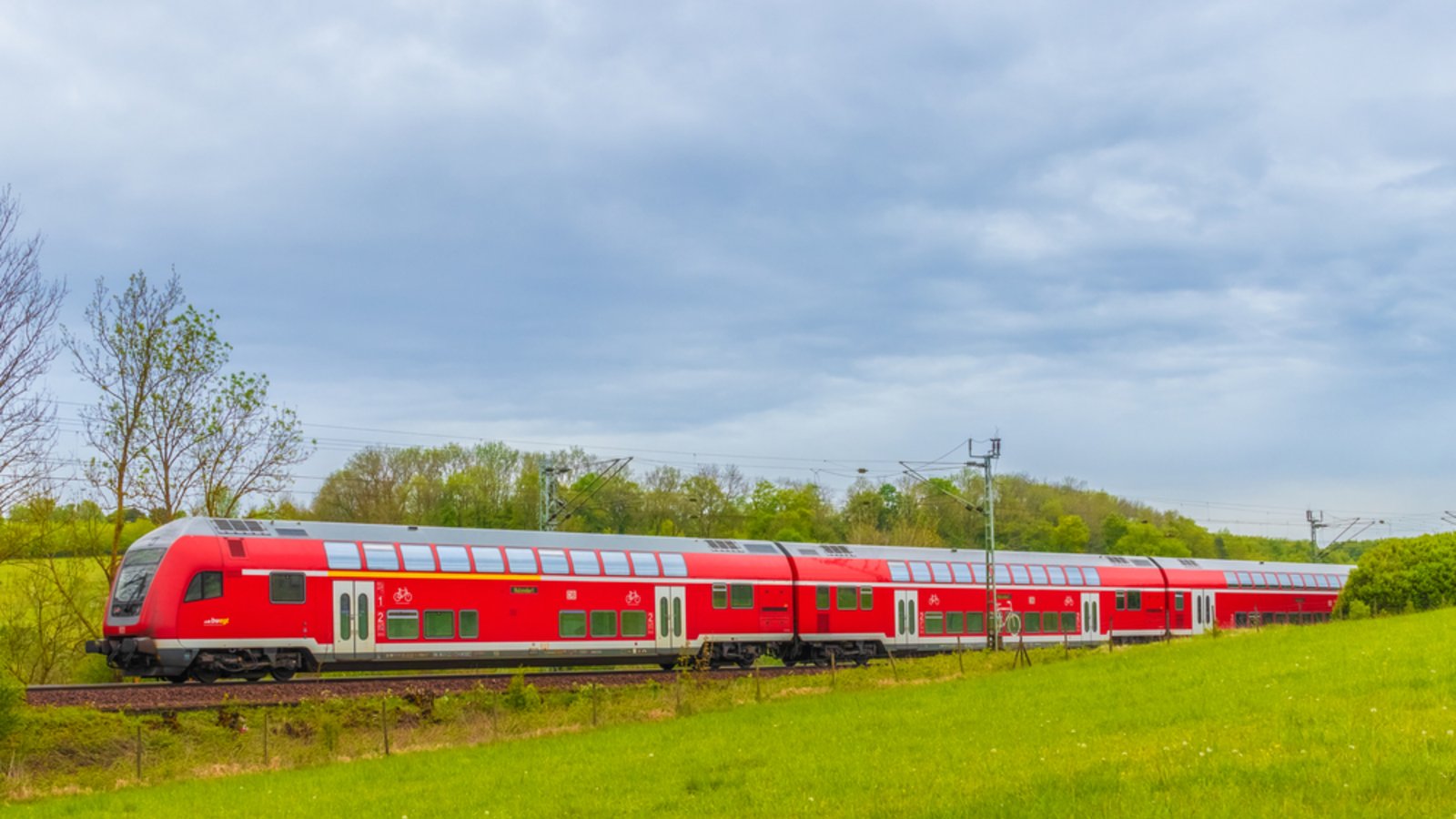 Wo bekommt man das 9-Euro-Ticket?Foto: Gaschwald / shutterstock.com