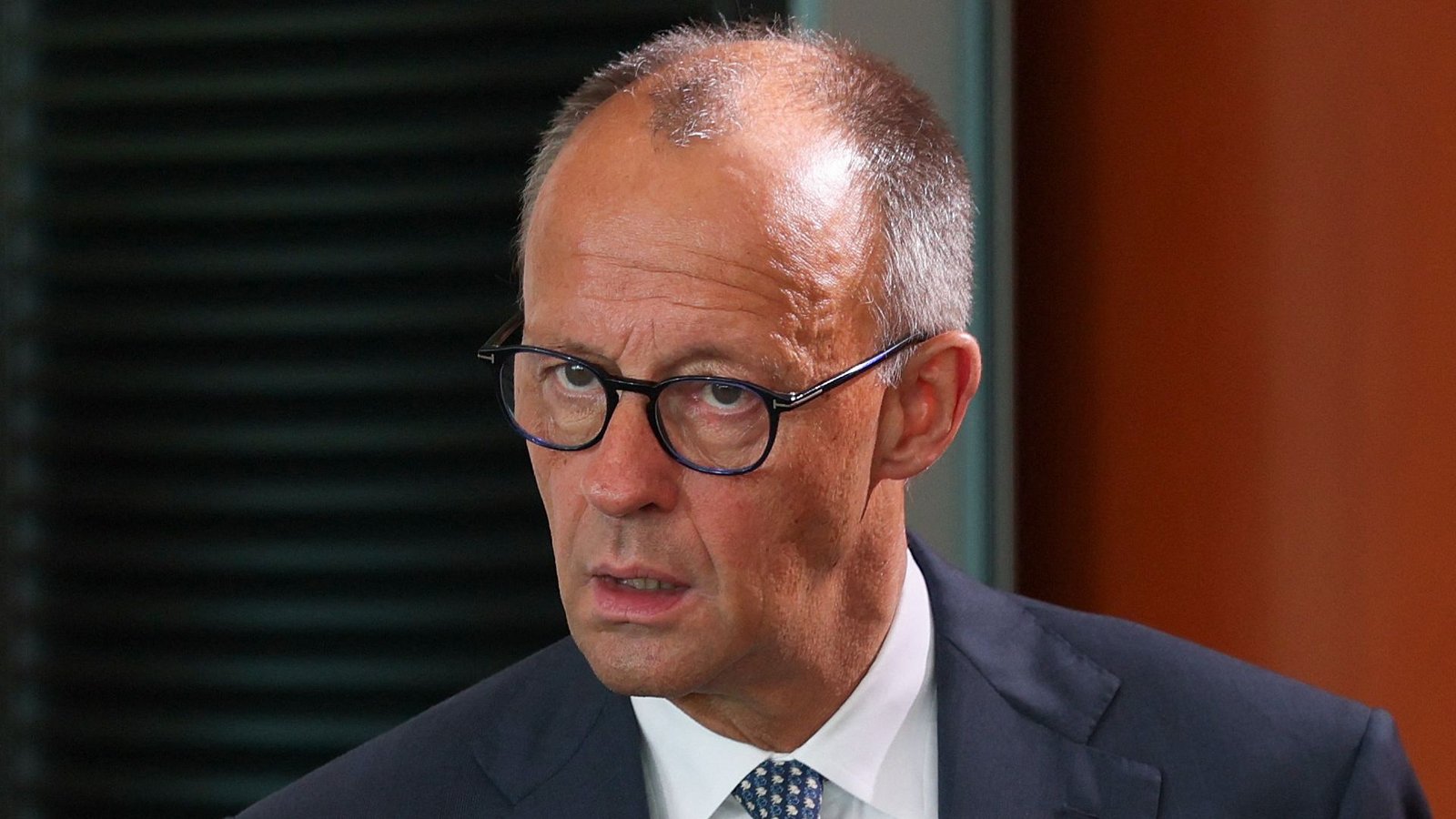 Anders als beim „Lackaffen“ hatte die Staatsanwaltschaft die Bezeichnung von Merz als „Pinocchio“ nicht beanstandet.Foto: AFP/ODD ANDERSEN