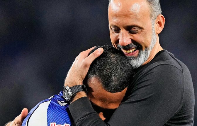 Pellegrino Matarazzo (re.) freut sich über den Finaleinzug.<span class='image-autor'>Foto: imago/Jose Breton</span>