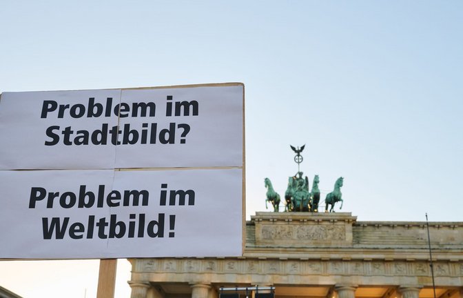 Rund 17 Prozent der Deutschen haben einer Studie zufolge ein rechtspopulistisches Weltbild. (Symbolbild)<span class='image-autor'>Foto: Annette Riedl/dpa</span>