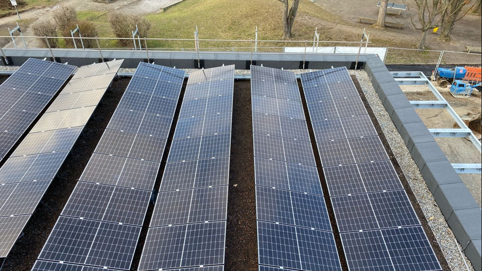 Auch der Ausbau von Fotovoltaik stellt die Verteilnetzbetreiber vor Herausforderungen.Foto: Stadtwerke Weinstadt Auch der Ausbau von Fotovoltaik stellt die Verteilnetzbetreiber vor Herausforderungen.Foto: Stadtwerke Weinstadt