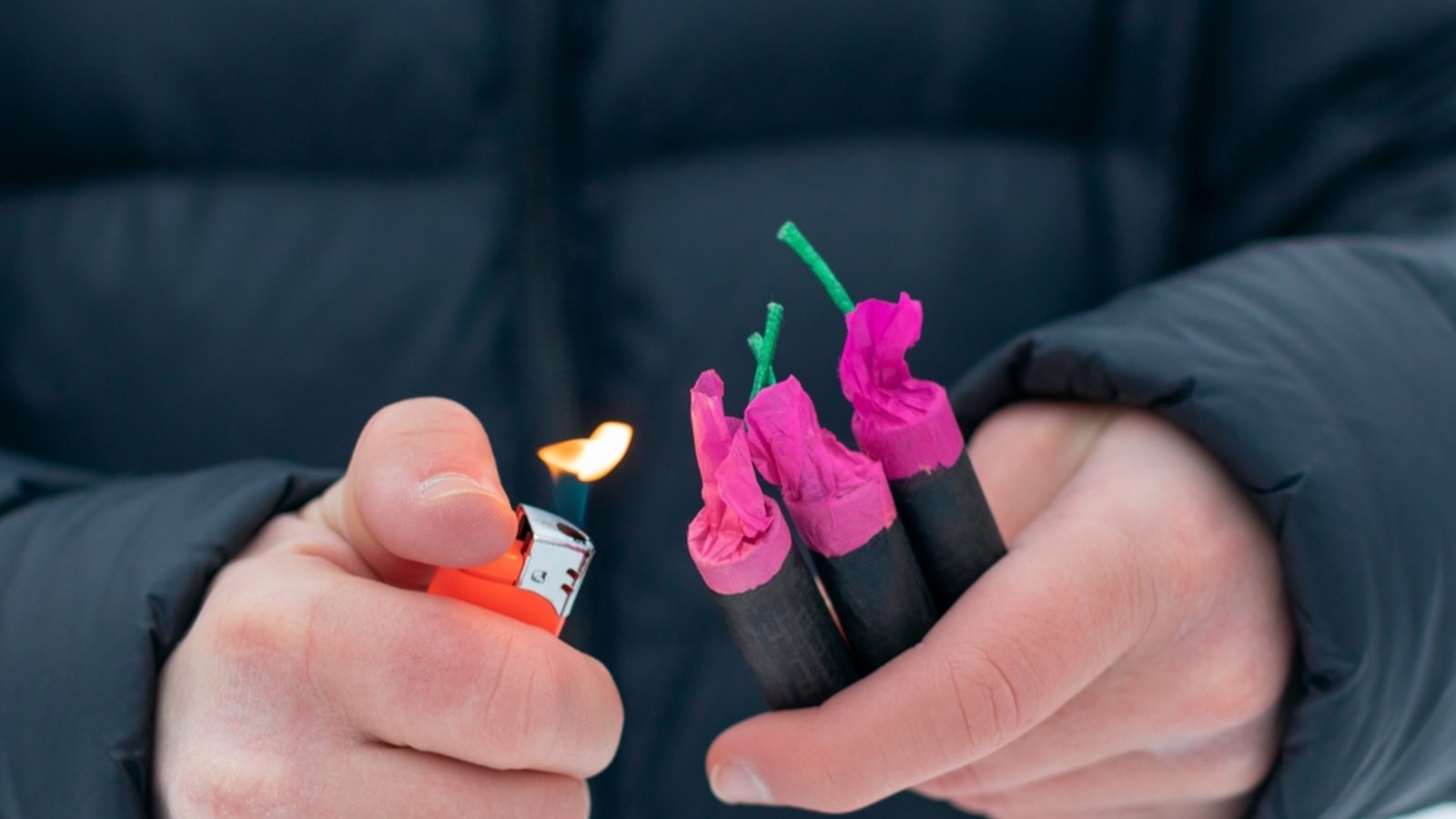 Für Feuerwerkskörper gelten verschiedene Abgabevorschriften.Foto: InfinitumProdux / shutterstock.com Für Feuerwerkskörper gelten verschiedene Abgabevorschriften.Foto: InfinitumProdux / shutterstock.com