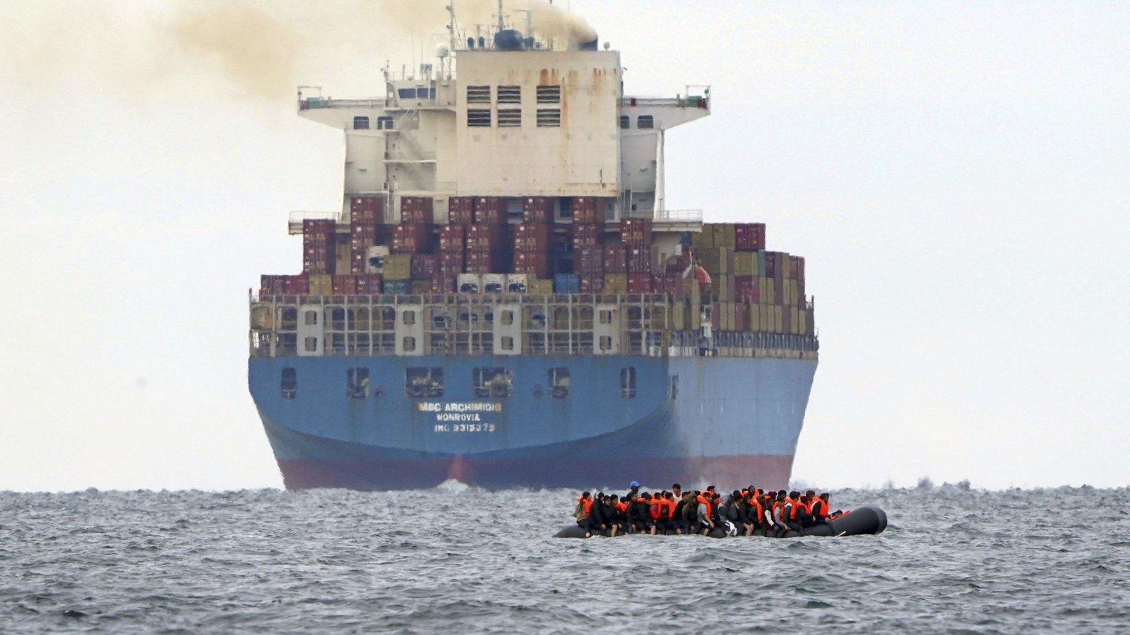 Innerhalb der EU wird über den Umgang mit Migranten weiterhin gestritten. (Archivbild)Foto: dpa/Gareth Fuller