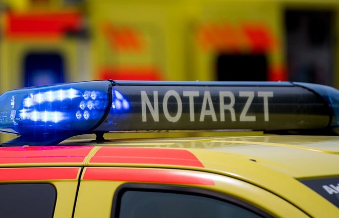 In Ulm ist ein Mann durch einen Stromschlag aus einer Oberleitung verletzt worden (Symbolbild).<span class='image-autor'>Monika Skolimowska/dpa-Zentralbild/dpa</span>