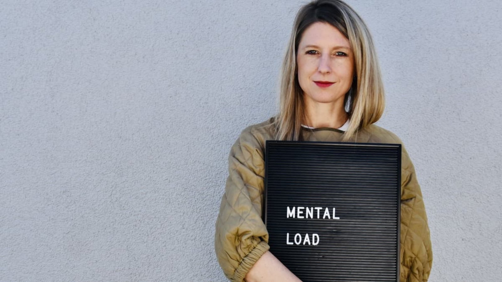 Laura Fröhlich ist Expertin für Mental Load, sie wurde bekannt mit ihrem Buch „Die Frau fürs Leben ist nicht das Mädchen für alles“.privat