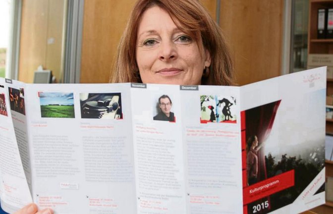 Andrea Fink präsentiert das Kulturprogramm 2015 der Stadt Sachsenheim. Foto: Bögel