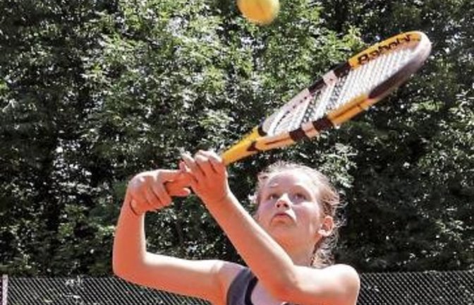 Beim Tenniscamp der TFR Nussdorf arbeiten die Talente aus dem Verein intensiv an ihrem Ballgefühl. Foto: Küppers