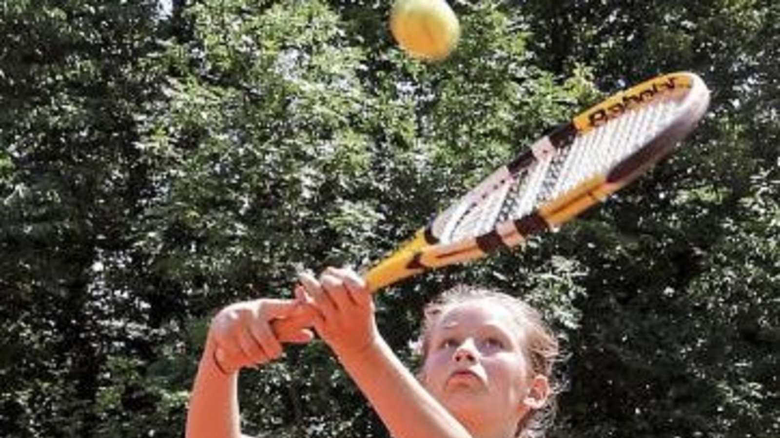 Beim Tenniscamp der TFR Nussdorf arbeiten die Talente aus dem Verein intensiv an ihrem Ballgefühl. Foto: Küppers