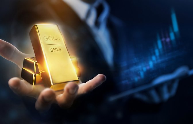 Der Goldpreis erreicht ein neues Rekordhoch und nähert sich der Marke von 5.000 US-Dollar. Erfahren Sie, welche Faktoren den Anstieg antreiben.<span class='image-autor'>Foto: Hodoimg / Shutterstock.com</span>