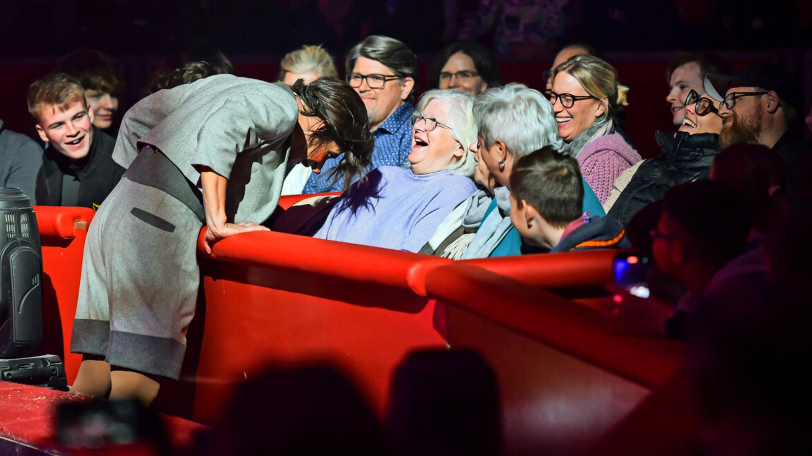 Der mexikanische Clown Chistirrin begeistert alle Generationen im Weltweihnachtscircus.Foto: /Max Kovalenko Der mexikanische Clown Chistirrin begeistert alle Generationen im Weltweihnachtscircus.Foto: /Max Kovalenko