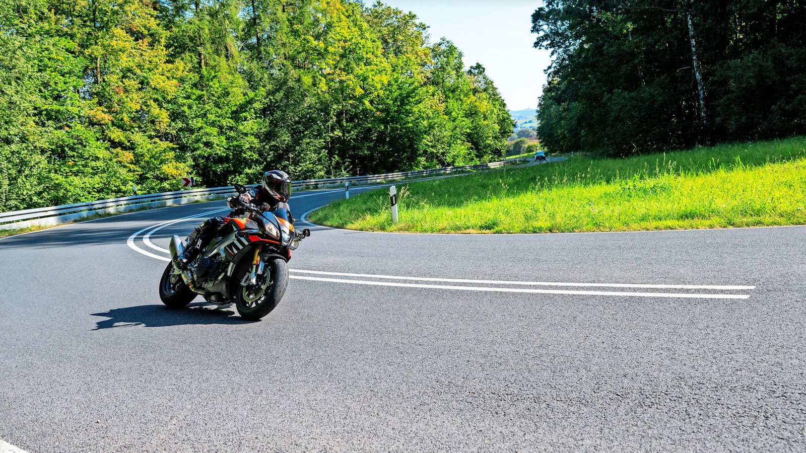 Ein Motorradfahrer wurde bei dem Unfall bei Ehingen schwer verletzt. (Symbolbild)Foto: picture alliance/dpa Ein Motorradfahrer wurde bei dem Unfall bei Ehingen schwer verletzt. (Symbolbild)Foto: picture alliance/dpa