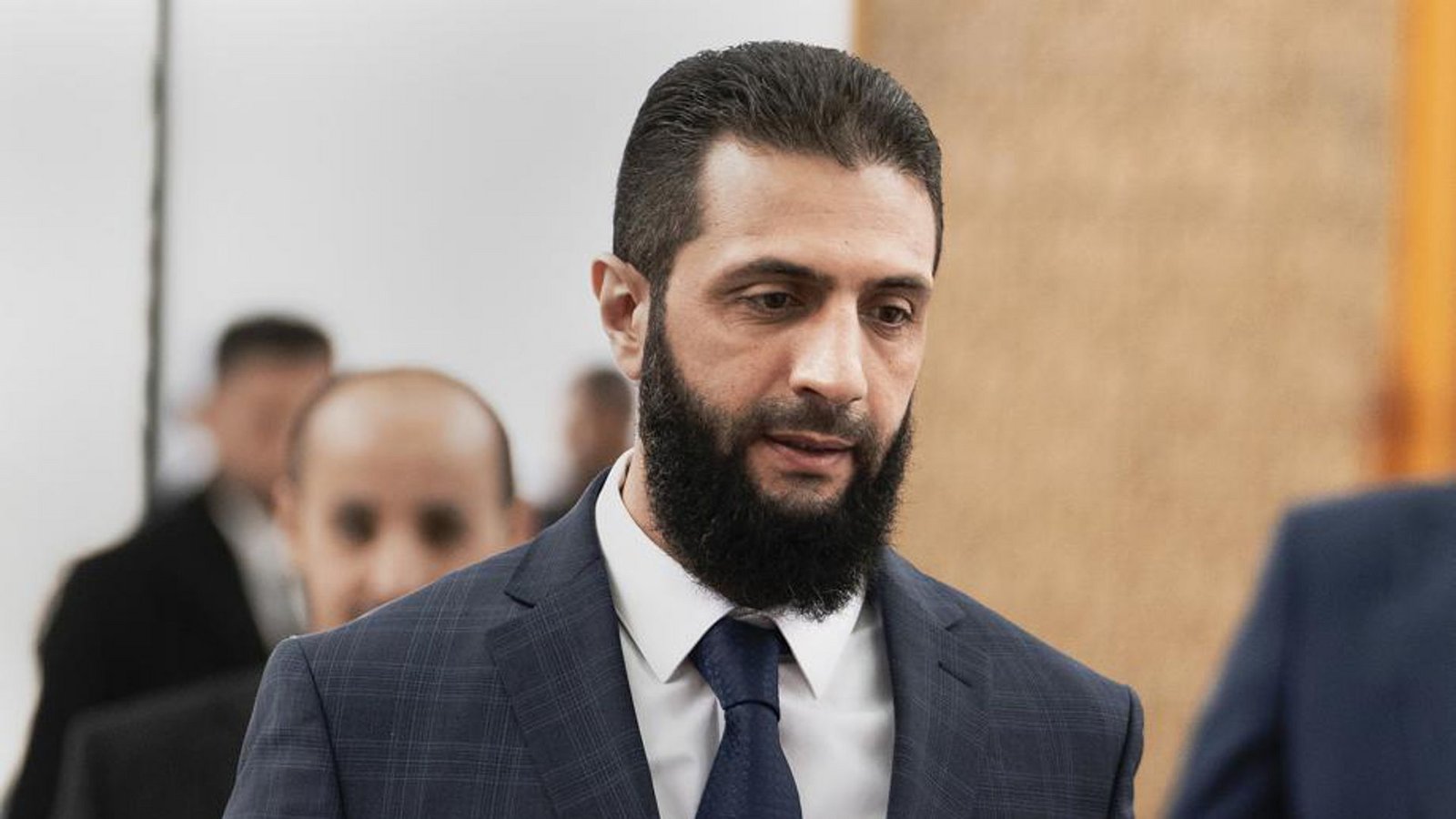 Der Ex-Rebellenführer Ahmed al-trägt inzwischen gern Anzug.Foto: dpa/Mosa'ab Elshamy Der Ex-Rebellenführer Ahmed al-trägt inzwischen gern Anzug.Foto: dpa/Mosa'ab Elshamy