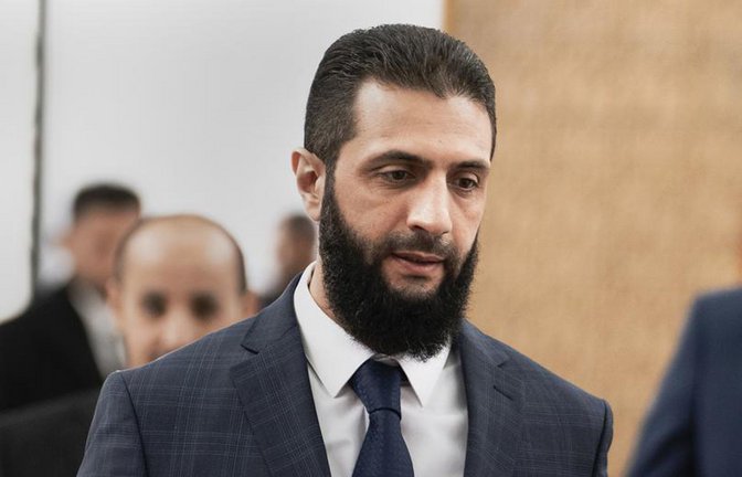 Der Ex-Rebellenführer Ahmed al-trägt inzwischen gern Anzug.<span class='image-autor'>Foto: dpa/Mosa'ab Elshamy</span>