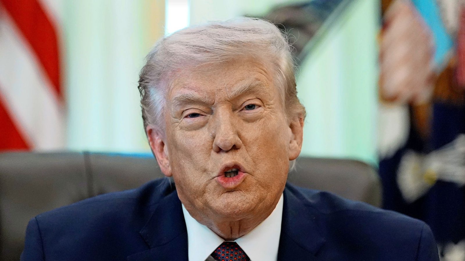 Nach Kritik hat Trump ein Bild von sich in Online-Netzwerken löschen lassen, das ihn als Jesus Christus zeigt (Archivfoto).Foto: Alex Brandon/AP/dpa/Alex Brandon