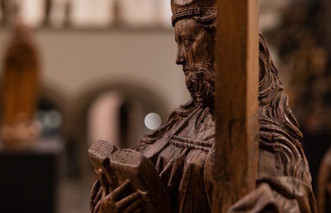 Die Heilige Wilgefortis, eine Frau mit Männerbart, gilt als inoffizielle Schutzheilige der LGBTQ-Community, also von Lesben, Schwulen, Bisexuellen und Transmenschen.<span class='image-autor'>Foto: Rolf Vennenbernd/dpa</span>