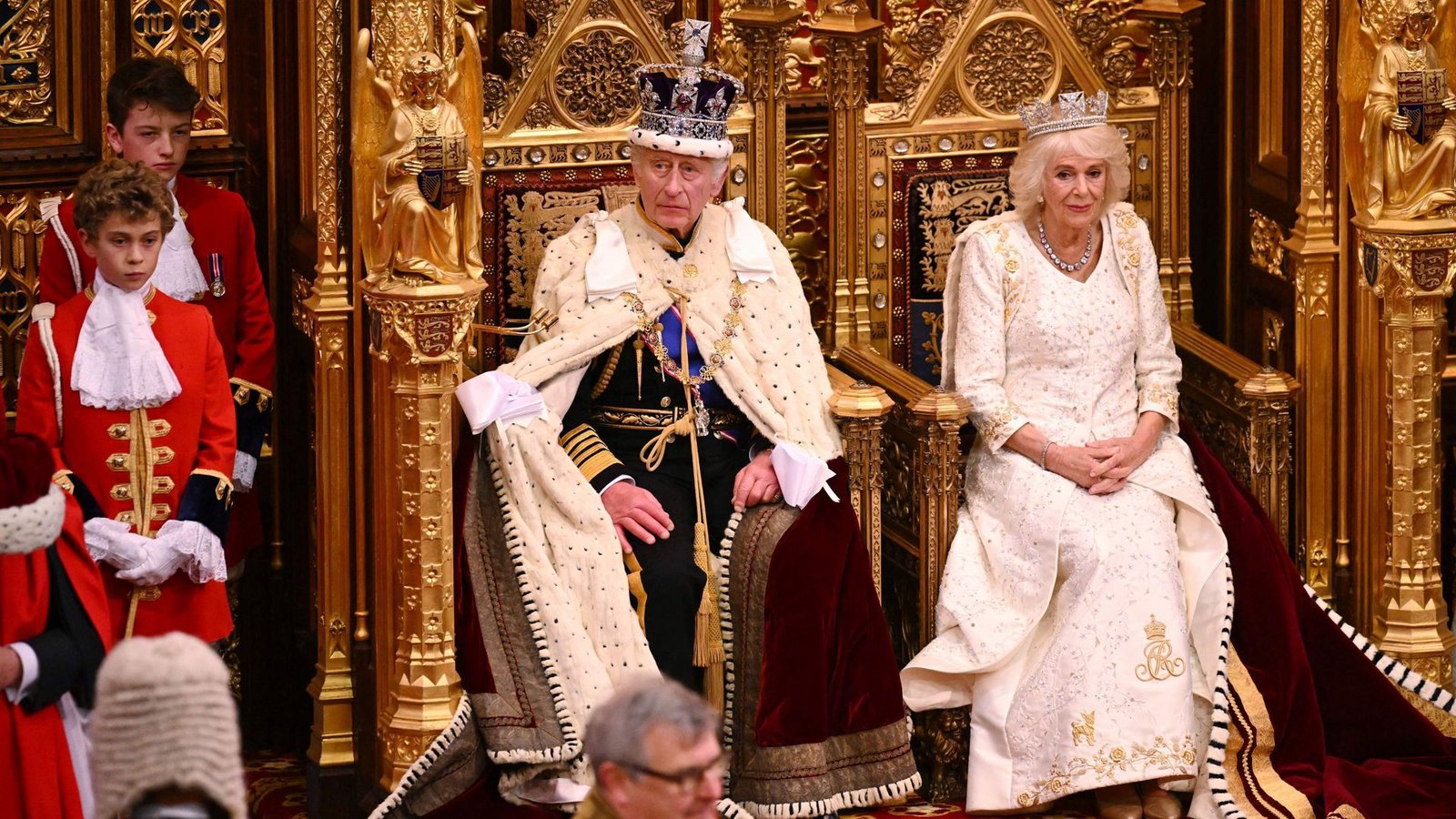 Der britische König Charles und Queen Camilla in WestminsterFoto: AFP/LEON NEAL