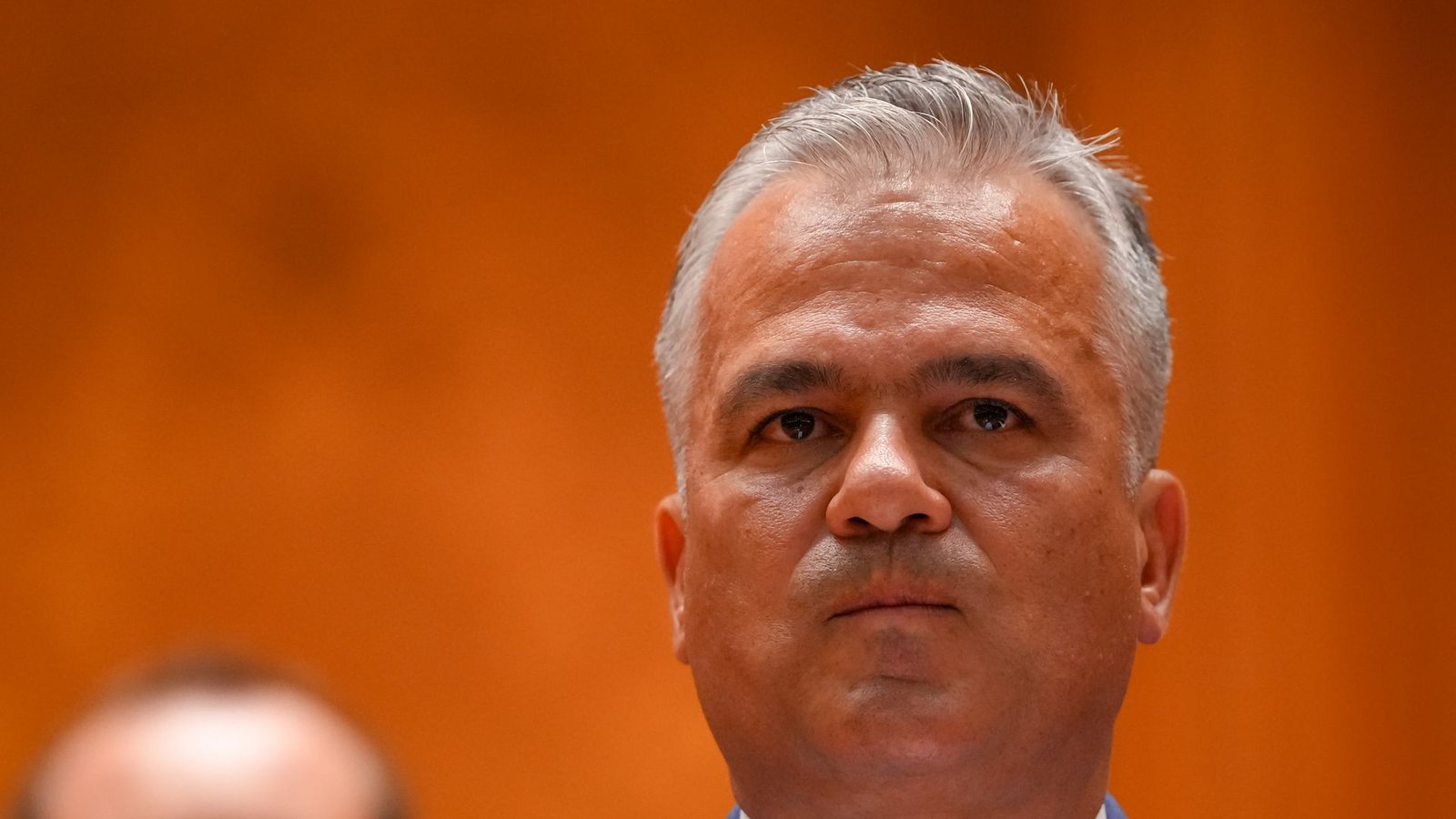 Der Kandidat für das Amt des Ministerpräsidenten Rumäniens, Adrian Vestea, wurde vom Parlament abgelehnt.Foto: Vadim Ghirda/AP/dpa