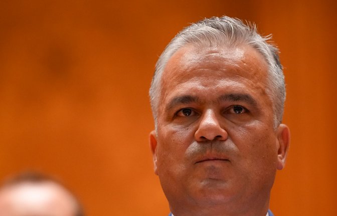 Der Kandidat für das Amt des Ministerpräsidenten Rumäniens, Adrian Vestea, wurde vom Parlament abgelehnt.<span class='image-autor'>Foto: Vadim Ghirda/AP/dpa</span>