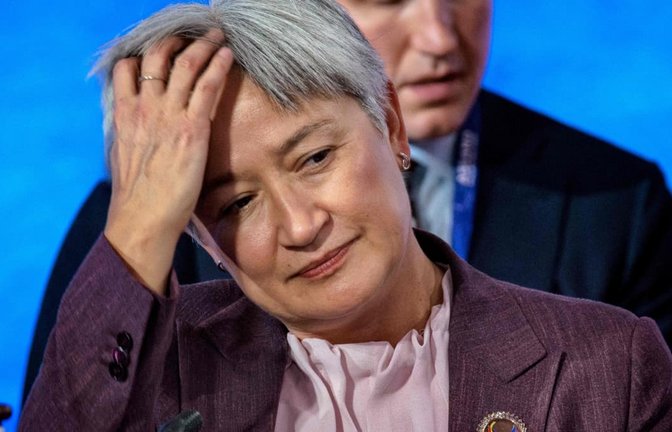 Australiens Außenministerin Penny Wong kritisiert Israels Umgang mit dem Tod der World Central Kitchen Helferin Zomi Frankcom (Archivfoto).<span class='image-autor'>EZRA ACAYAN/afp</span>