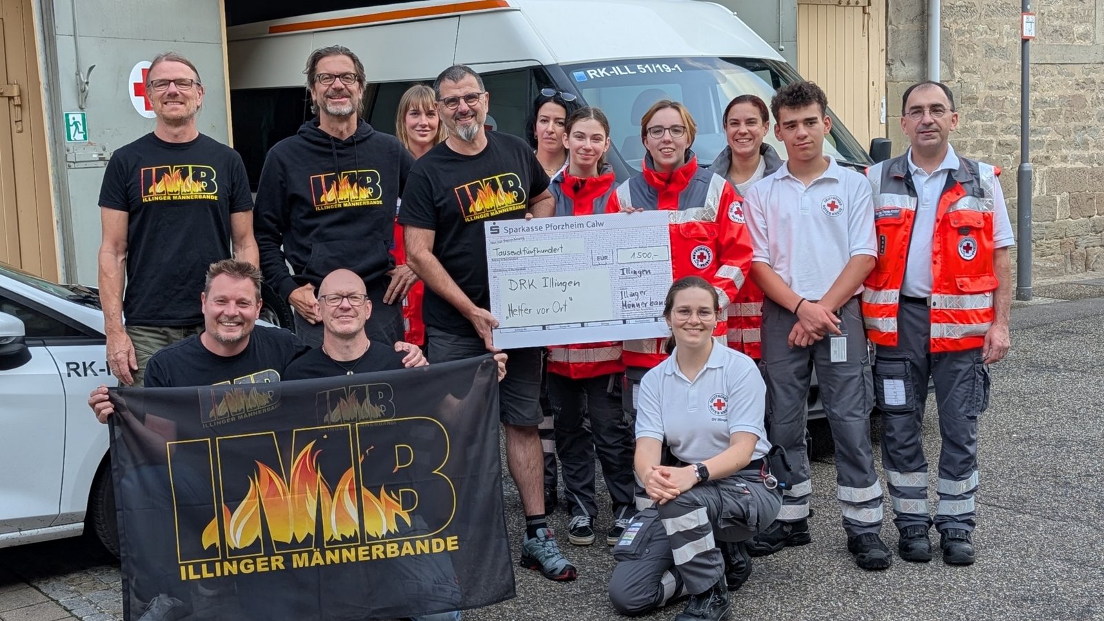 Spendet fürs DRK: die Illinger Männerbande. Foto: p Spendet fürs DRK: die Illinger Männerbande. Foto: p