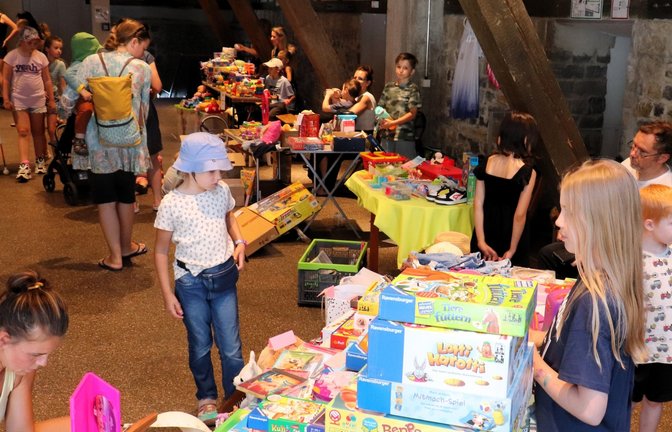 Beim Taschengeldflohmarkt in der Oberriexinger Kelter konnte man so manches tolle Schnäppchen machen. <span class='image-autor'>Fotos: Gergen</span>