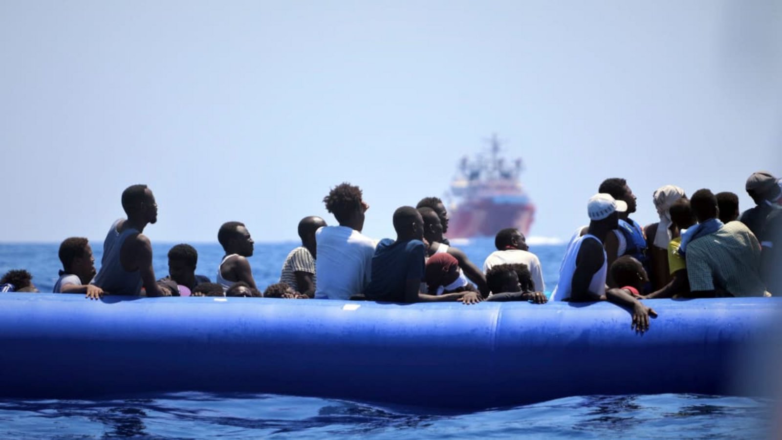 Seenotrettung im Mittelmeer&nbsp;– für viele die einzige Chance, den Migrationsversuch zu überleben.Hannah Wallace Bowman/MSF/Sos Mediterranee/dpa