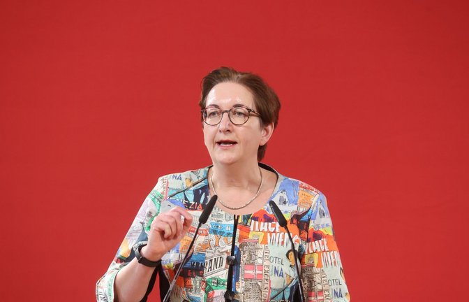 Bundesbauministerin Klara Geywitz ist mit Blick auf die demografische Entwicklung in Deutschland besorgt.<span class='image-autor'>Foto: Bodo Schackow/dpa</span>