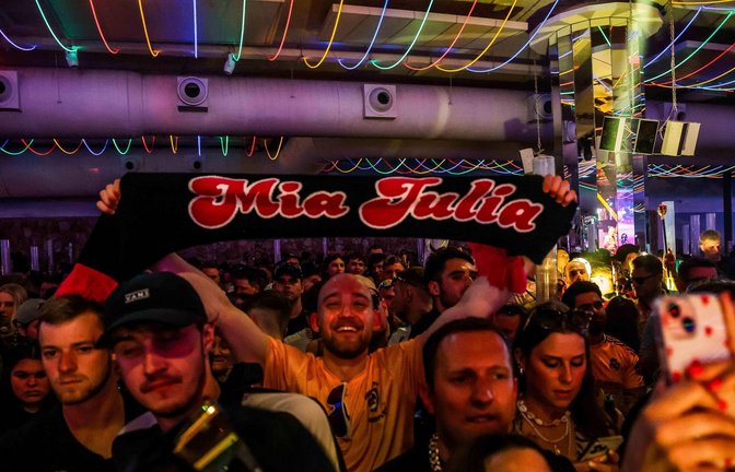 Mia-Julia-Fans im Megapark auf Mallorca.<span class='image-autor'>Foto: IMAGO/Daniel Scharinger</span>