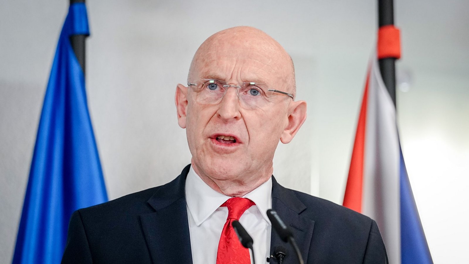 John Healey ist von seinem Amt als britischer Verteidigungsminister zurückgetreten.Foto: Kay Nietfeld/dpa