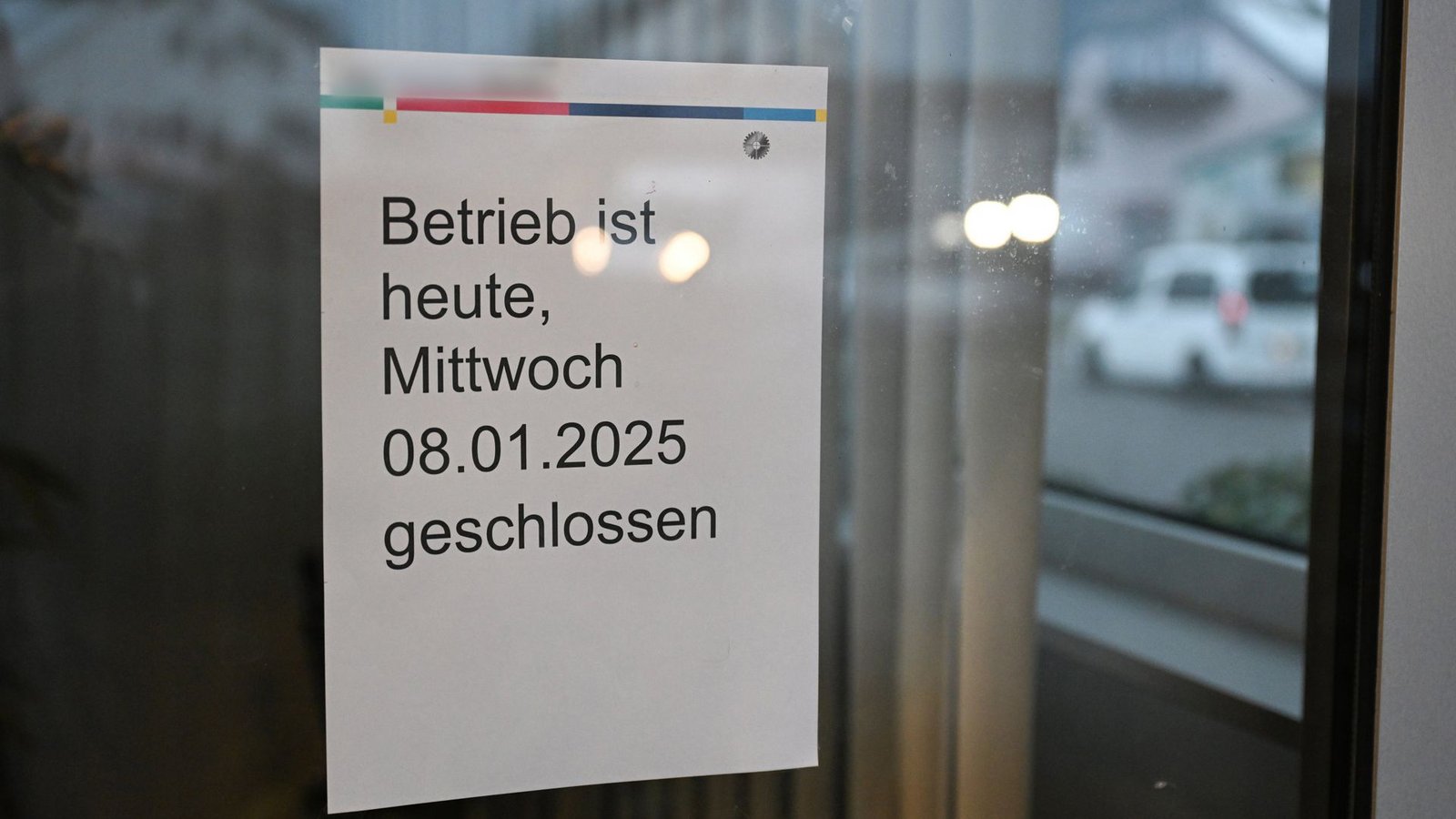 Nach der Gewalttat mit zwei Toten am Dienstagabend ruht der Betrieb der Firma am Mittwoch.Foto: dpa/Bernd Weißbrod