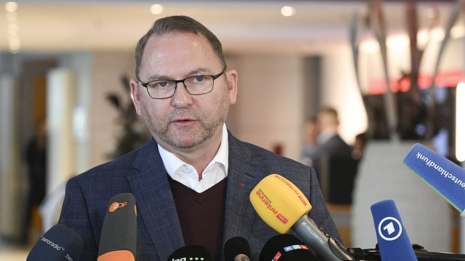 Verdi-Chef Frank Werneke bedauert das vorläufige Scheitern der Tarifverhandlungen.Foto: dpa/Jens Kalaene