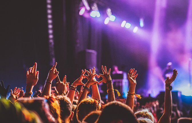 1VERSE wollen nun weltweit Bühnen erobern. (Symbolbild)<span class='image-autor'>Foto: Melinda Nagy/ Shutterstock</span>
